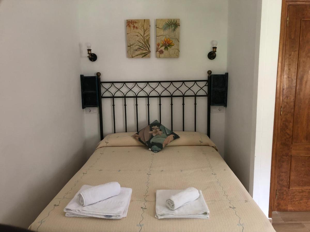 Hostal-Restaurante Fogon De Gredos Guisando Esterno foto
