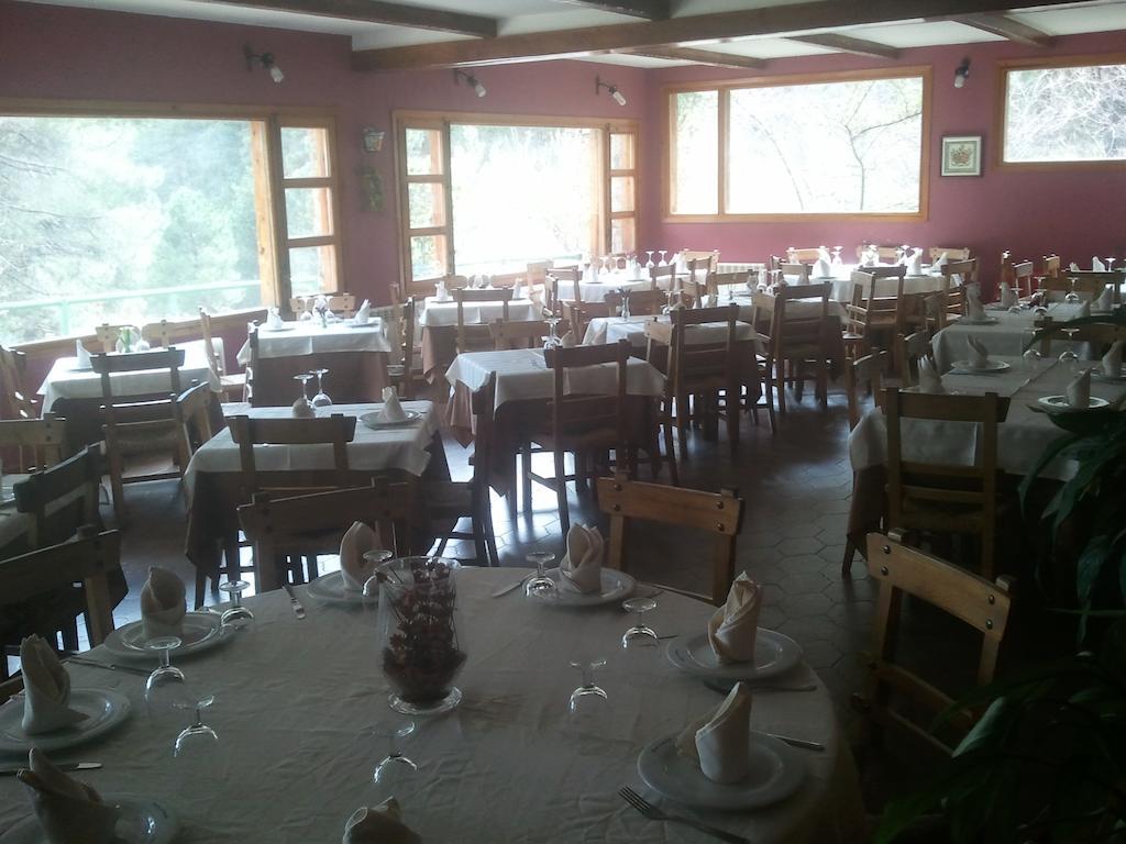 Hostal-Restaurante Fogon De Gredos Guisando Esterno foto