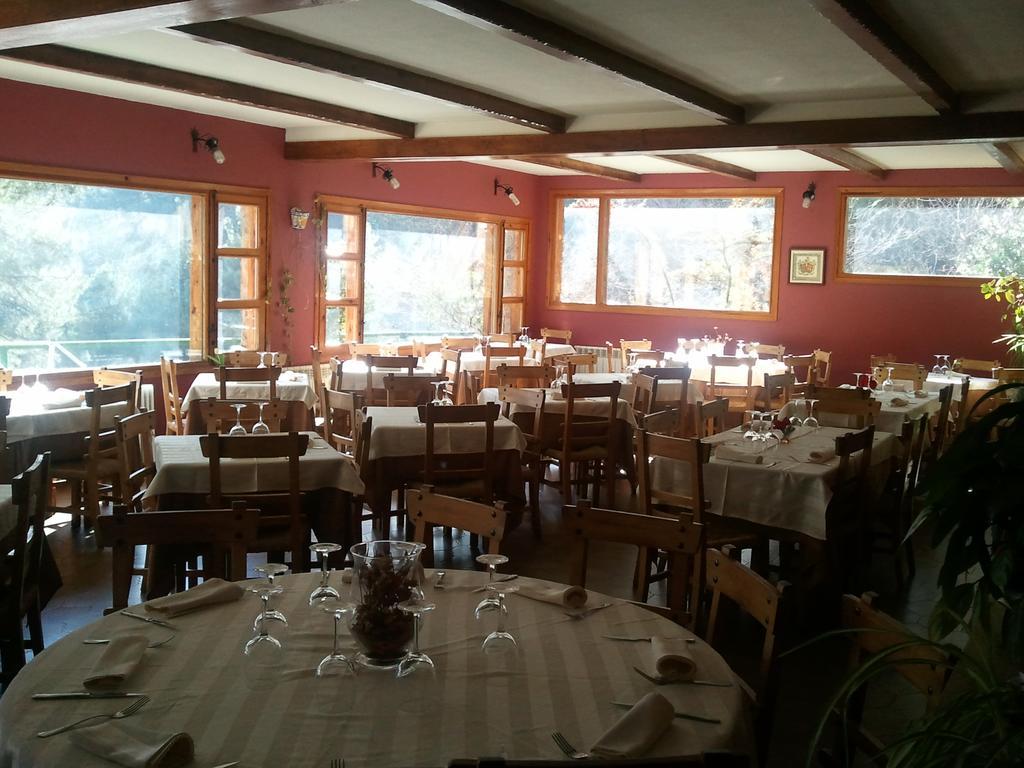 Hostal-Restaurante Fogon De Gredos Guisando Esterno foto