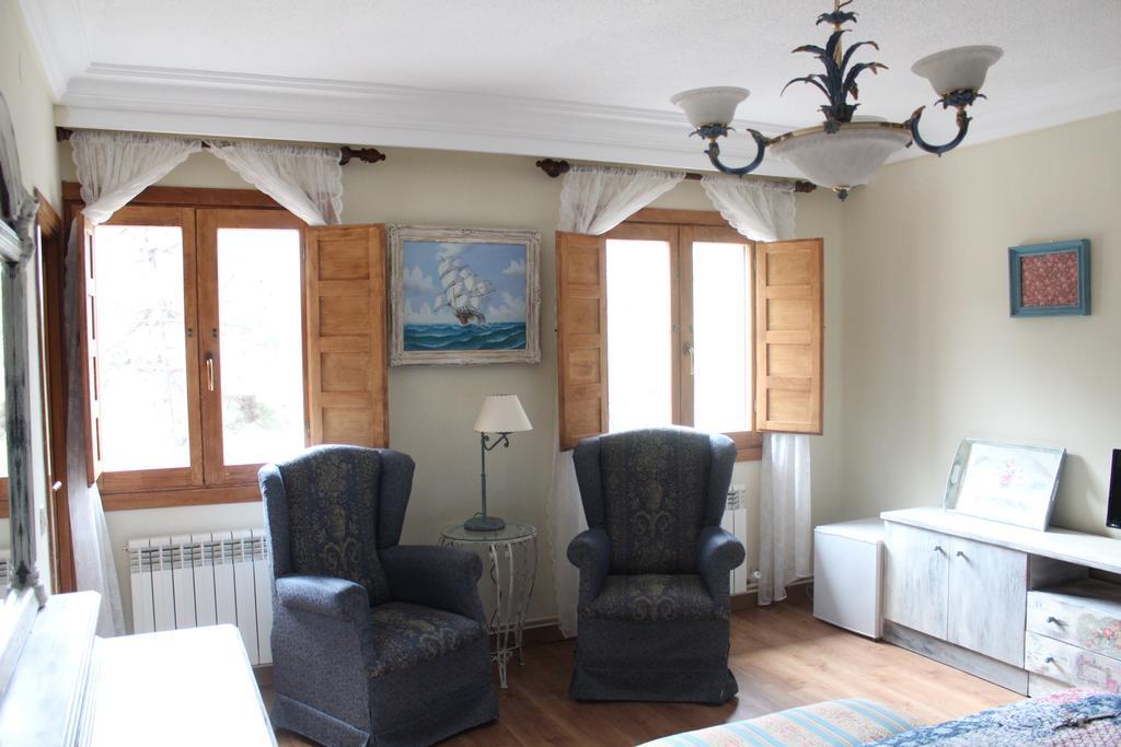 Hostal-Restaurante Fogon De Gredos Guisando Esterno foto