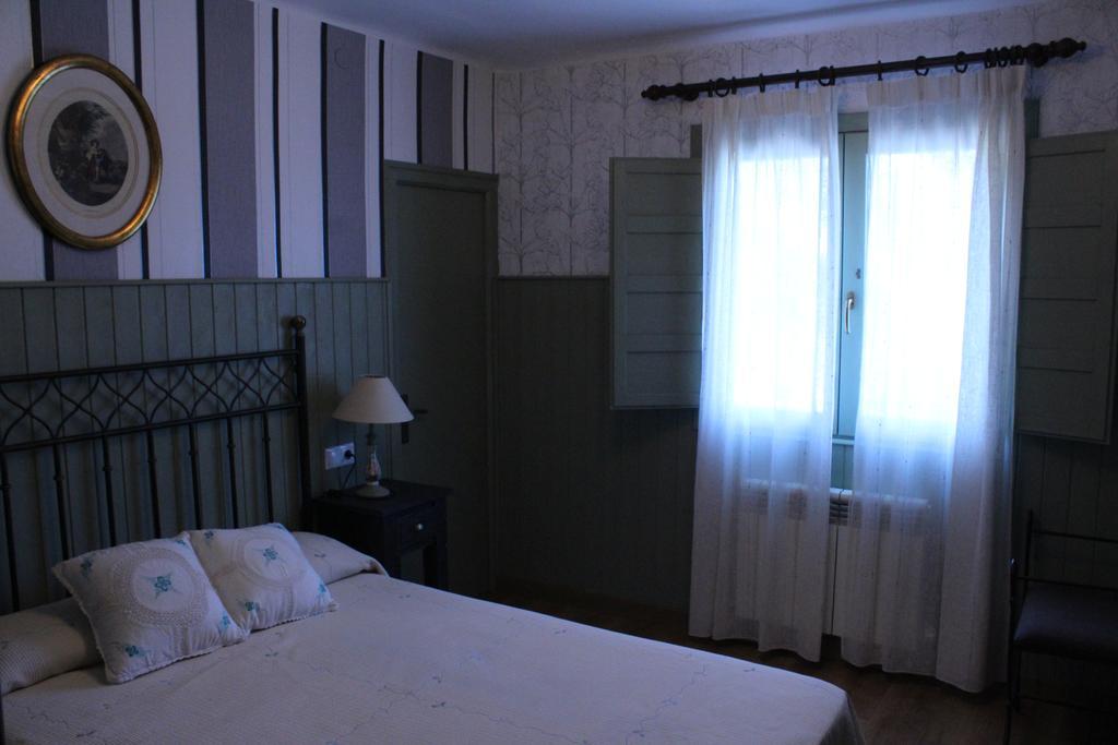 Hostal-Restaurante Fogon De Gredos Guisando Esterno foto